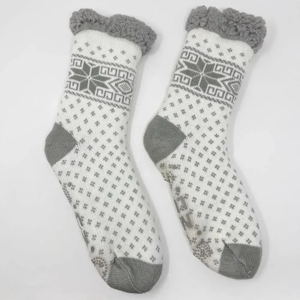Muk Luks Fuzzy Crew Height Slipper Socks White Gray Non Skid Dots Cozy Warm